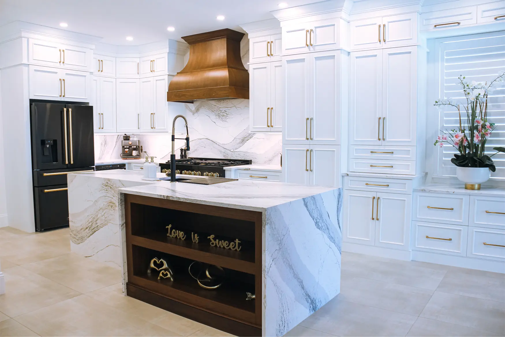 Bradenton kitchen with white cabinets and quartz countertop